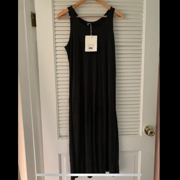 Dress - Picture 1 of 3